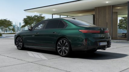 BMW i7