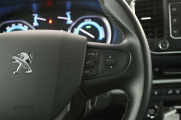 Peugeot e-Traveller