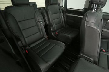 Peugeot e-Traveller