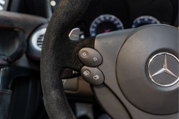 Mercedes-Benz SLR