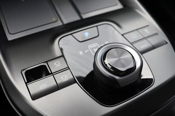 Toyota C-HR+