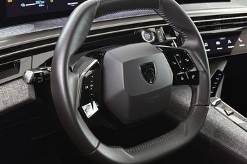 Peugeot e-3008