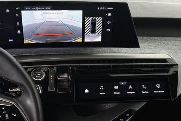 Peugeot e-3008
