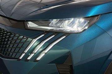 Peugeot e-3008