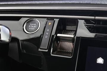 Peugeot e-3008