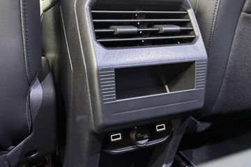 Peugeot e-3008