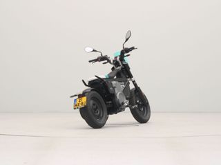 BMW CE 02