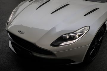 Aston Martin DB11