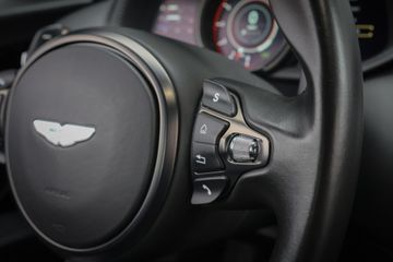 Aston Martin DB11