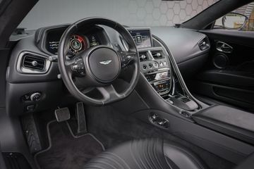 Aston Martin DB11