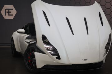 Aston Martin DB11