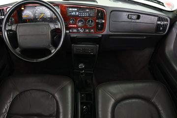 Saab 900