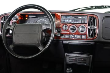 Saab 900