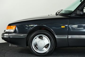 Saab 900