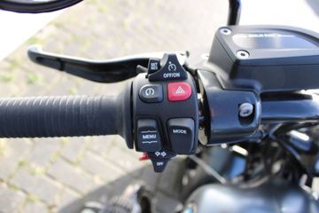BMW R 18