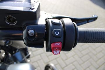 BMW R 18