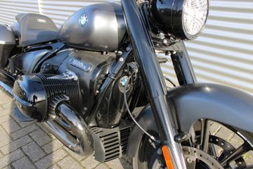 BMW R 18