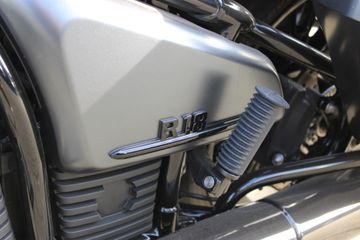 BMW R 18