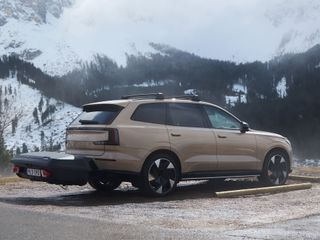Volvo EX90