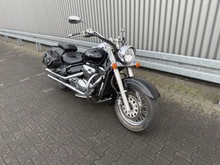 Suzuki Intruder