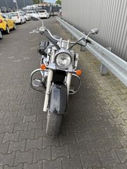 Suzuki Intruder