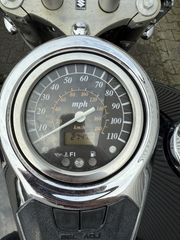 Suzuki Intruder