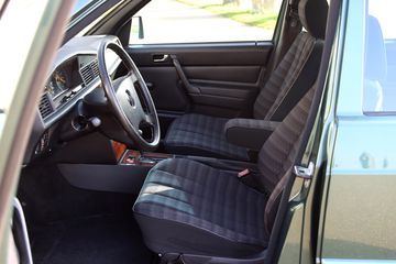 Mercedes-Benz 190