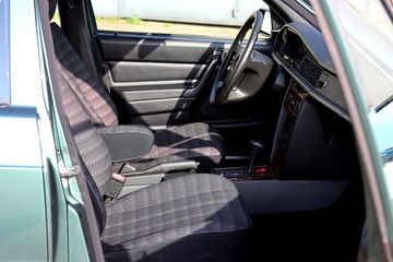 Mercedes-Benz 190