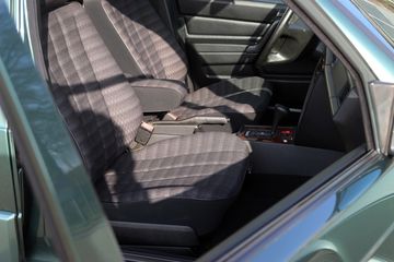 Mercedes-Benz 190