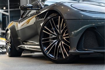 Aston Martin DBS