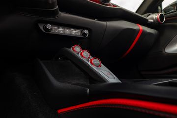 Ferrari 812 GTS
