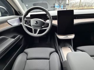 Volvo ES90
