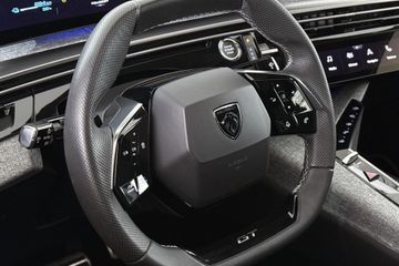 Peugeot e-3008