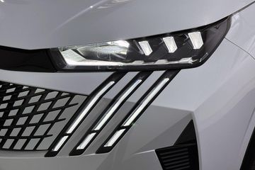 Peugeot e-3008