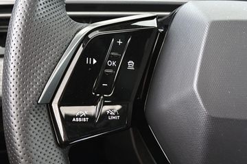 Peugeot e-3008