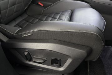 Peugeot e-3008