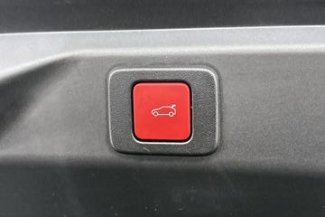 Peugeot e-3008