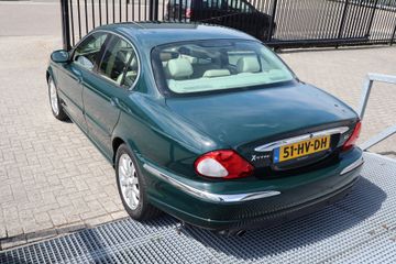 Jaguar X-Type