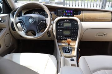 Jaguar X-Type