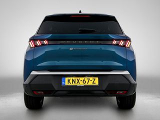 Peugeot e-5008