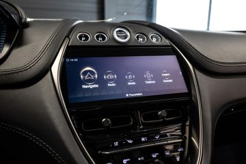 Aston Martin DBX