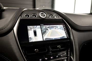 Aston Martin DBX