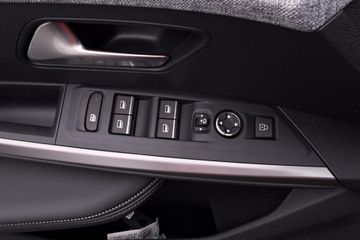 Peugeot e-3008