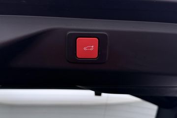 Peugeot e-3008
