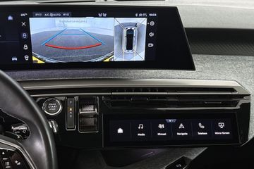 Peugeot e-3008