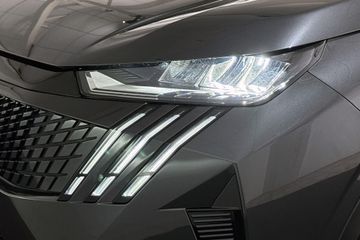 Peugeot e-3008