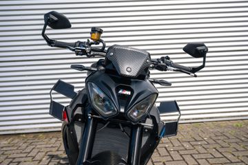 BMW M 1000 R