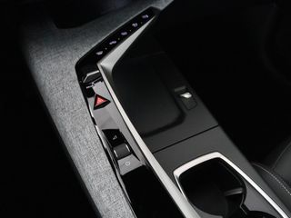 Peugeot e-3008