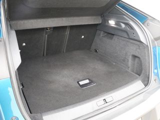 Peugeot e-3008