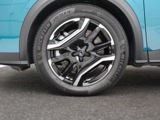 Peugeot e-3008